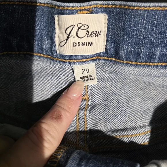 J.Crew Denim Women Shorts Size 29 - EUC Waist 32 - Inseam 3 - Picture 3 of 3